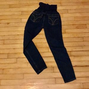 Maternity skinnies size medium